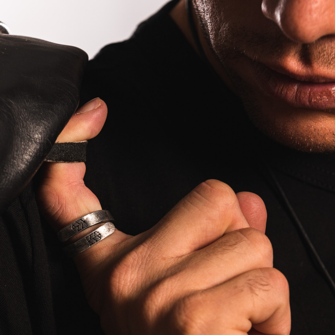 Artisan crafted Freedom Ring - Fire - Bleu Nomade Made in Italy following traditional jewelry techniques.