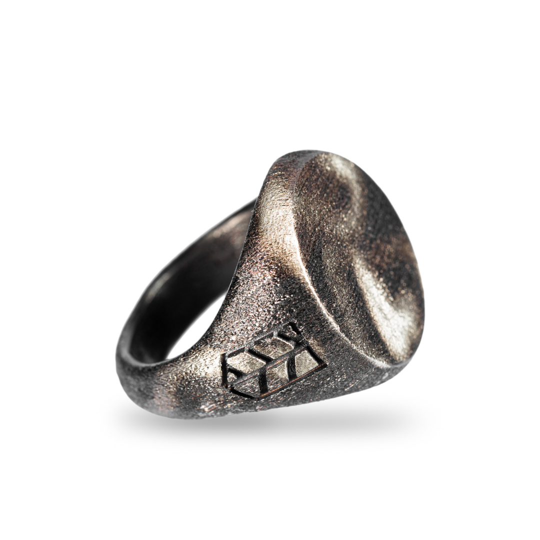 Artisan crafted Signet Ring - Fire - Bleu Nomade Made in Italy following traditional jewelry techniques.