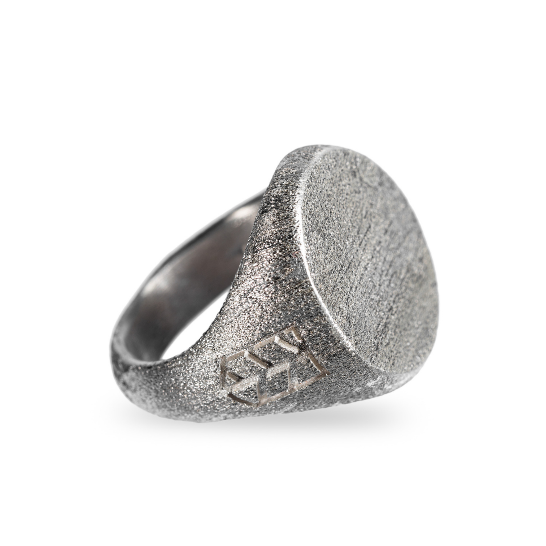 Artisan crafted Signet Ring - White - Bleu Nomade Made in Italy following traditional jewelry techniques.